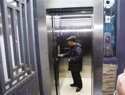 堡坎邊老小區喜裝電梯，通信設施同步煥新助力民生改善